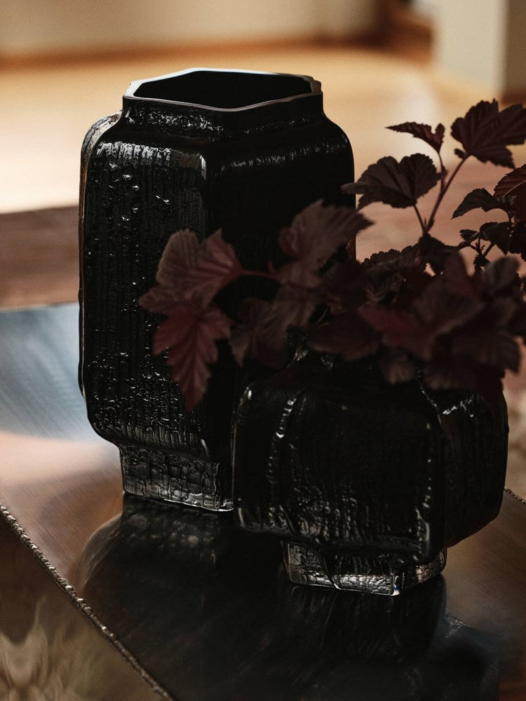 Mokuri Vase - H25 - Black