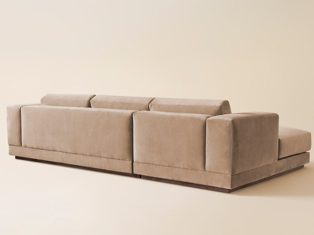 Bosque Sectional w/ Chaise