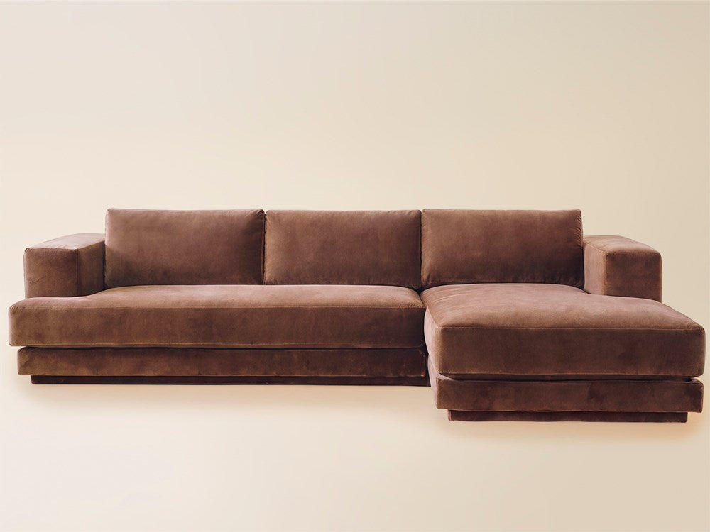Bosque Sectional w/ Chaise