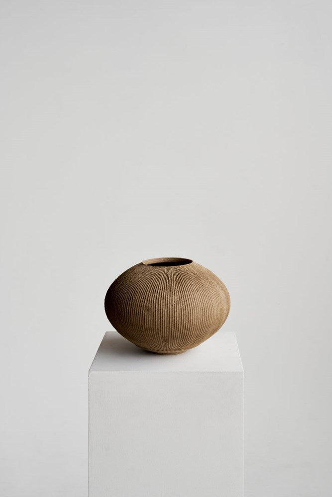 Dune Vessel 01 - Medium