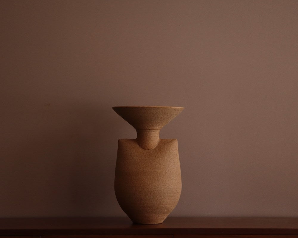 Leto Artemis Vase