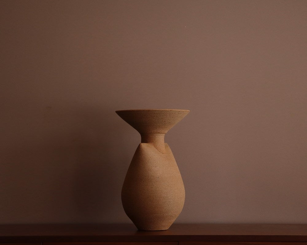 Leto Artemis Vase