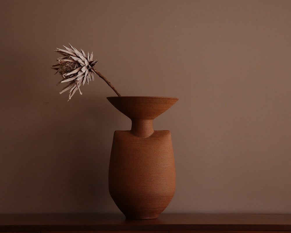 Leto Artemis Vase