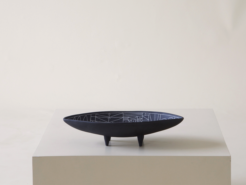 Scribe Canoe in Black