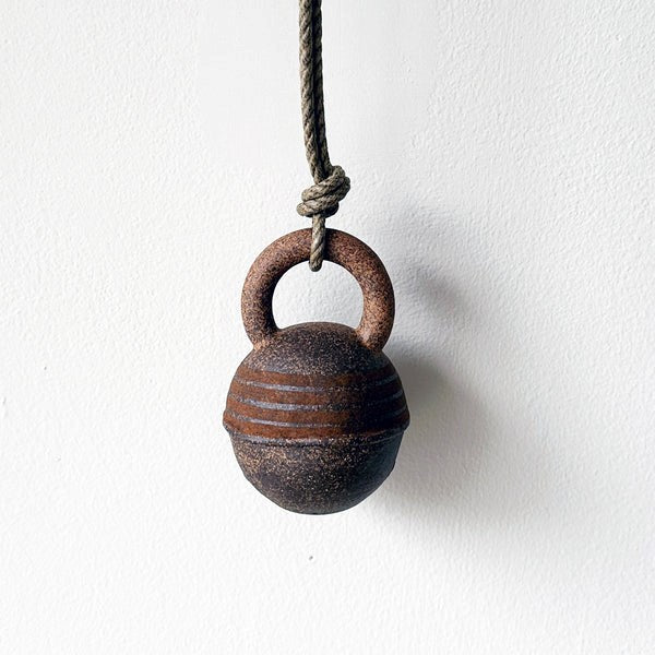 JIngle Bell XS: Tucker Rings Golden Brown