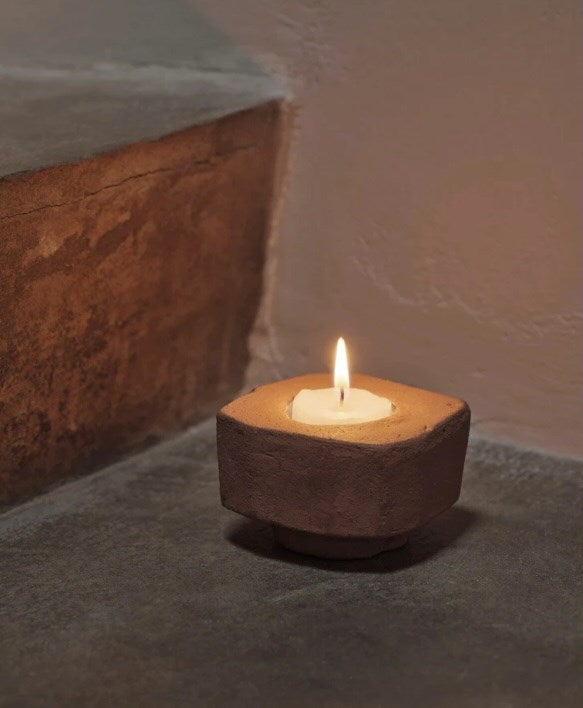 Kurinu Candle Holder