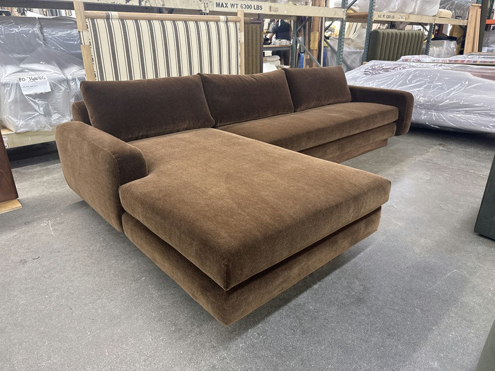 Mesa Sectional w/ Chaise