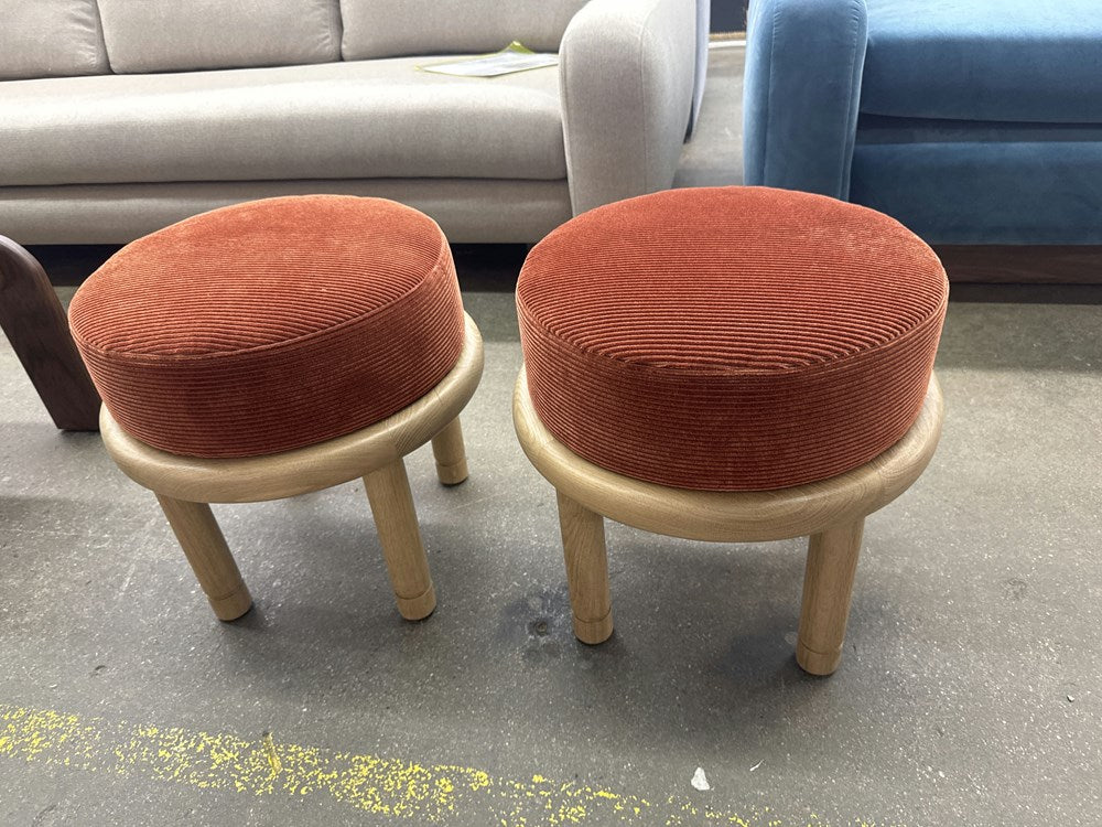 Petite Moreno Ottoman