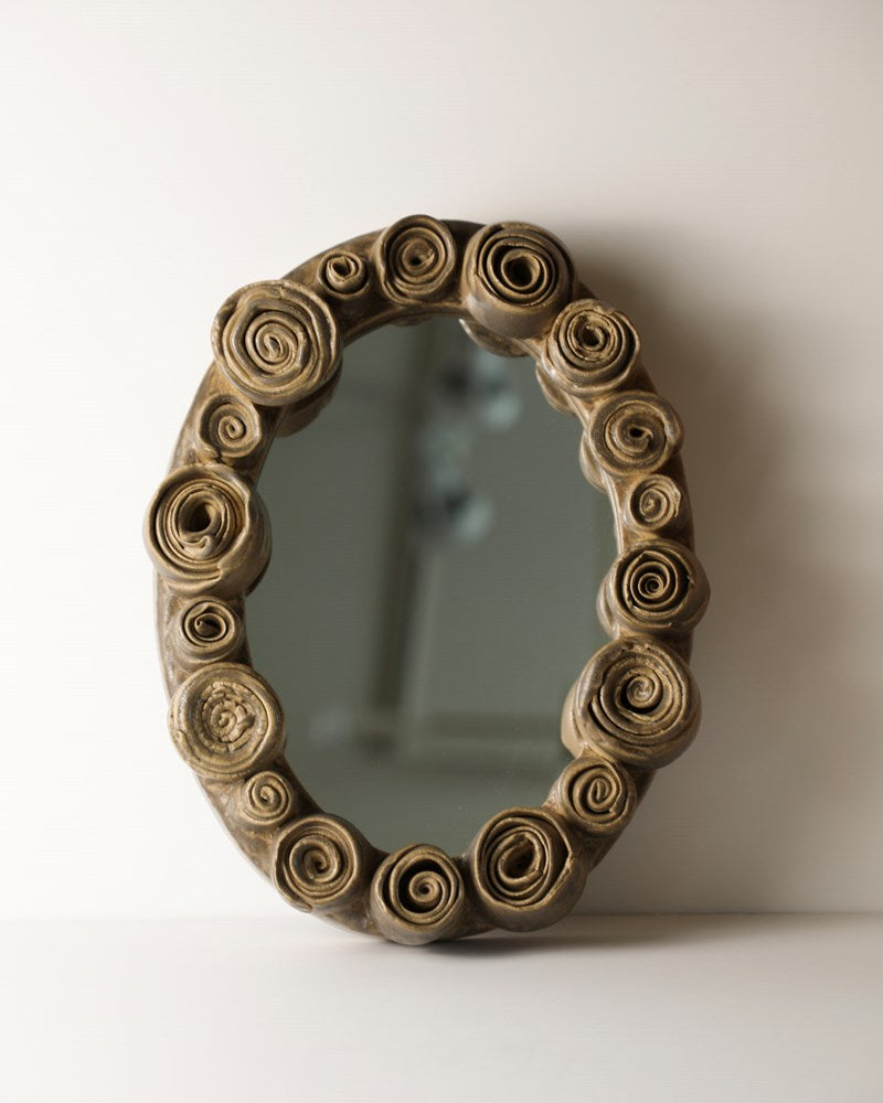 Spiraling Reflection Mirror