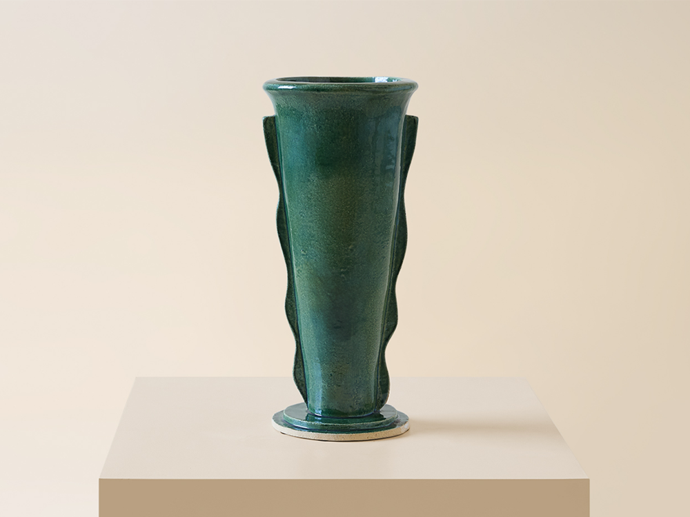 Glassy Green Scallop Vase