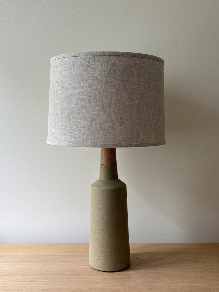 Jut Lamp