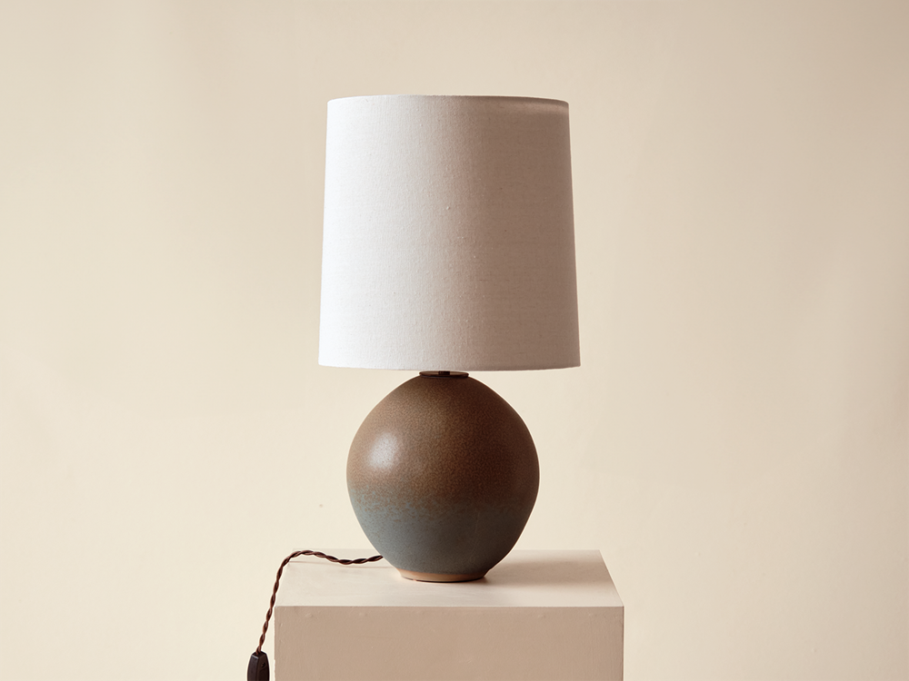 Medium Orb Lamp in Agate
