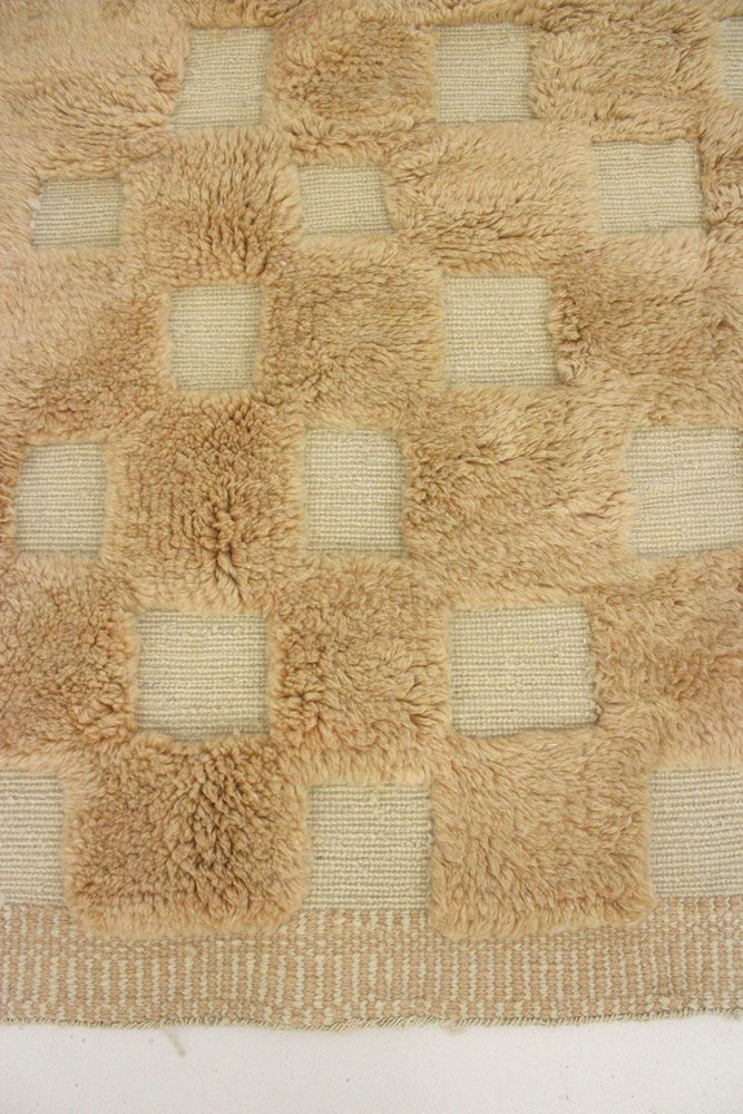 Checkerboard Tufted Caramel Beni Mrit Rug