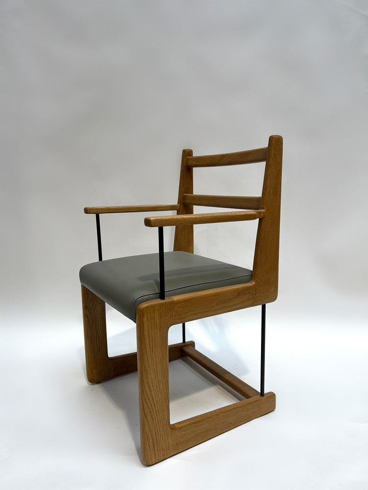 Cruz Dining Chair w/ Arms