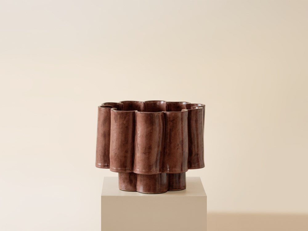 Large Scallop Planter - Plum Shino