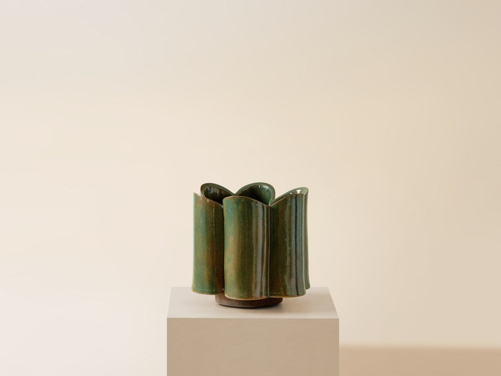 Short Scallop Vase - Green Shino
