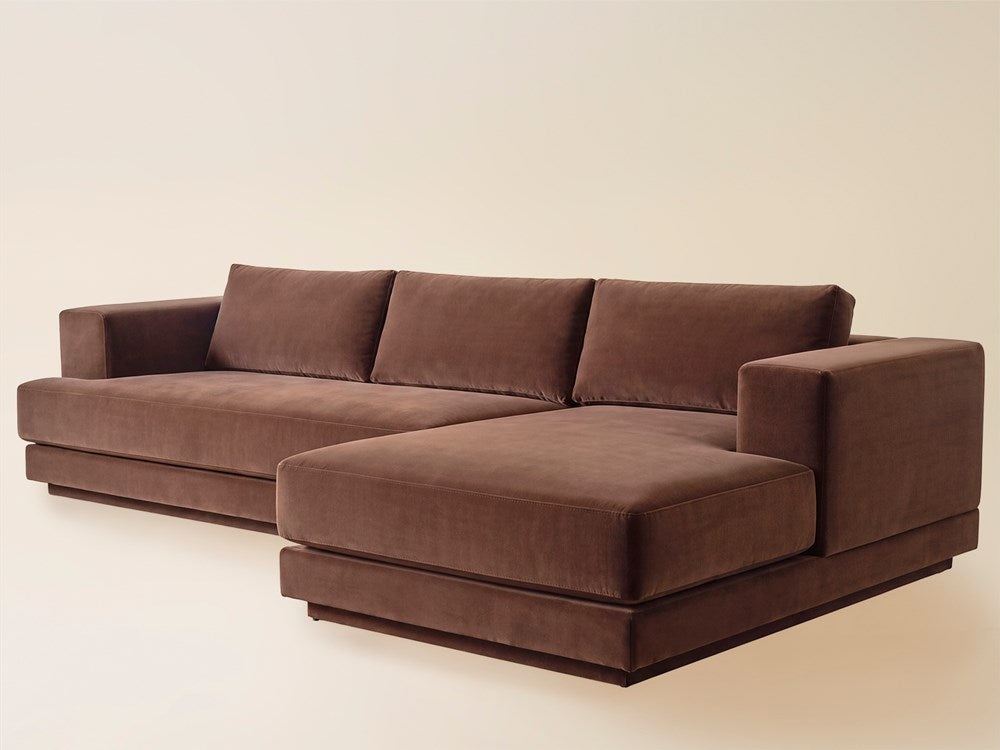 Bosque Sectional w/ Chaise