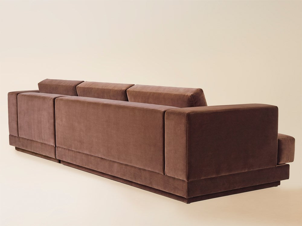 Bosque Sectional w/ Chaise