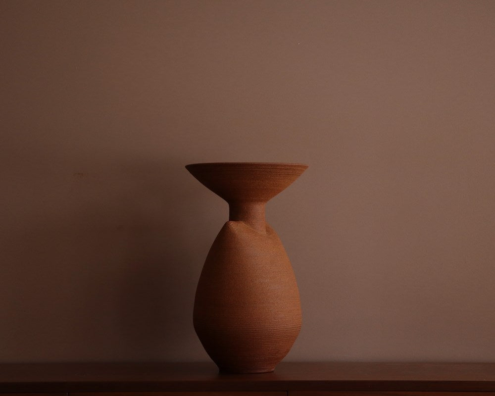 Leto Artemis Vase