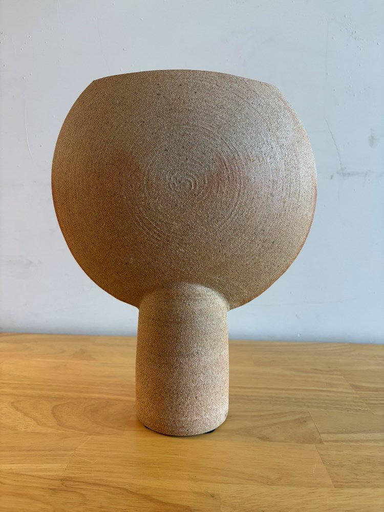Leto Hero Vase