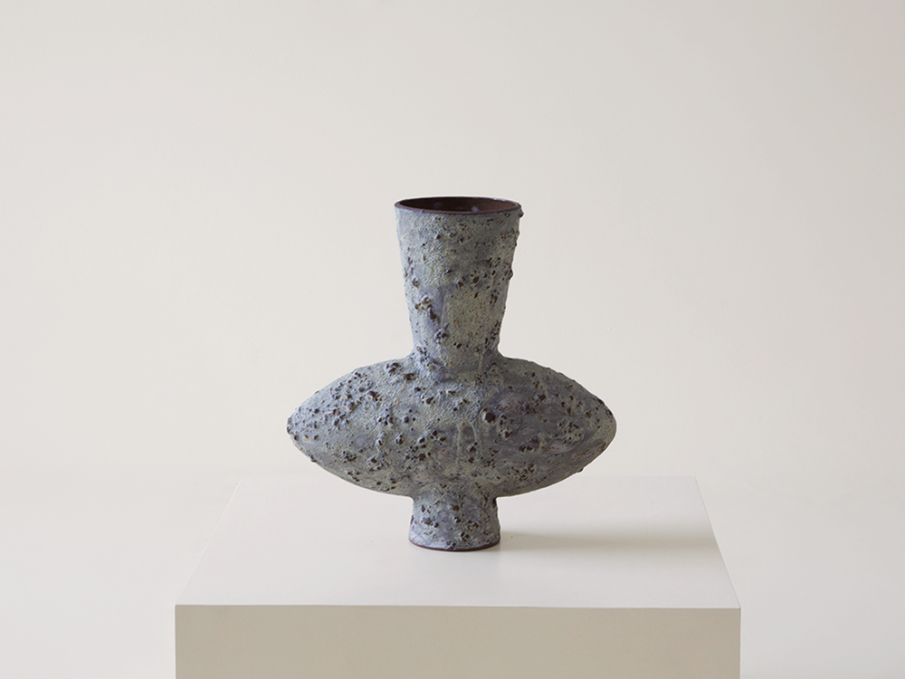 Large Rhea Vessel in Hyena