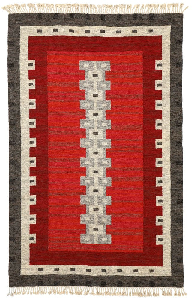 Aina Kånge: Handwoven wool carpet in “rölakan” flatweave technique