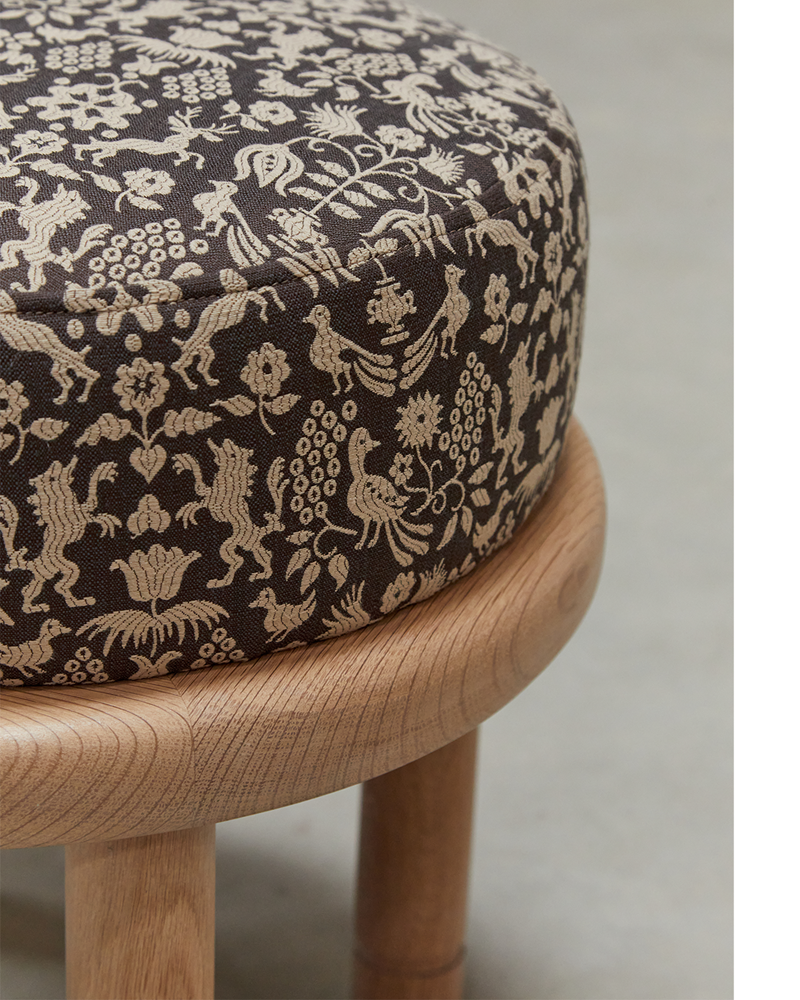 Petite Moreno Ottoman