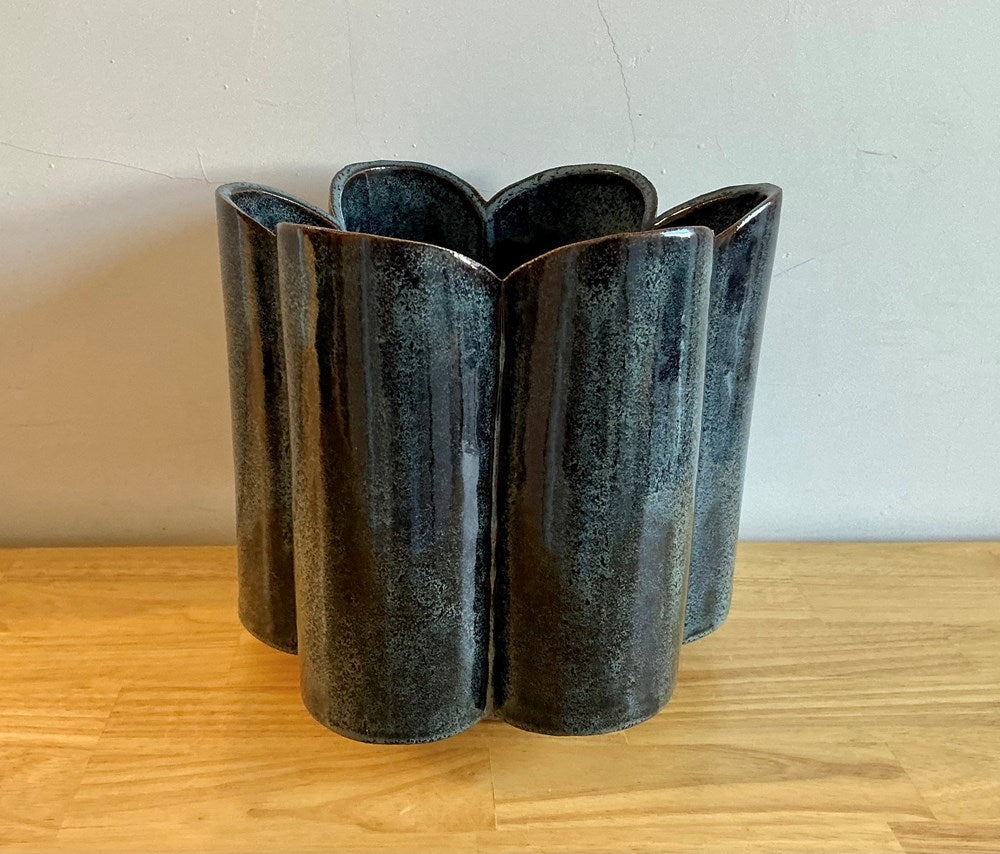 Short Scallop Vase