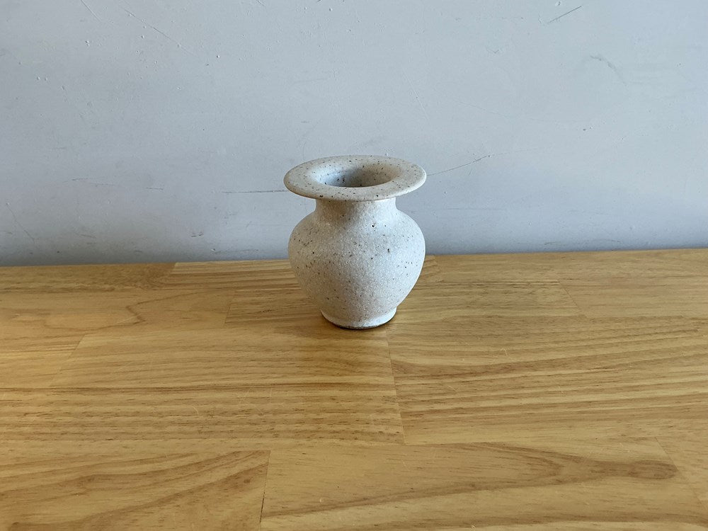 Lipped Cordate Vase