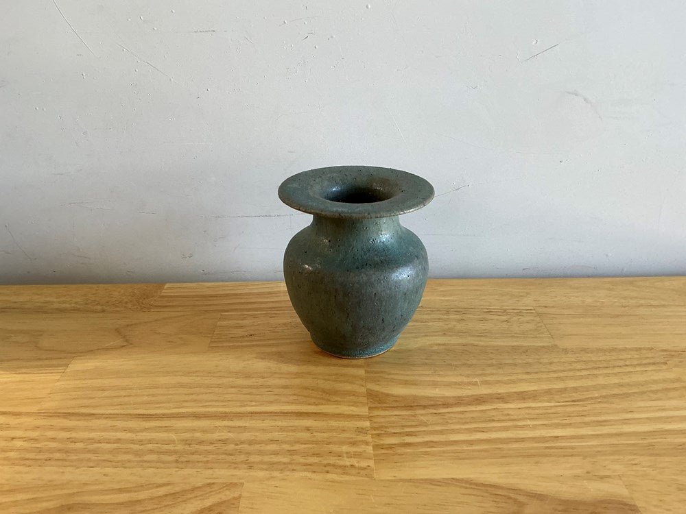 Lipped Cordate Vase